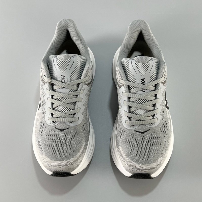 HOKA 본디 9 시리즈 로우컷 컴포트 러닝화 001-260325