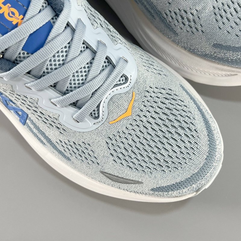 HOKA 본디 9 시리즈 로우탑 러닝화 001-260327