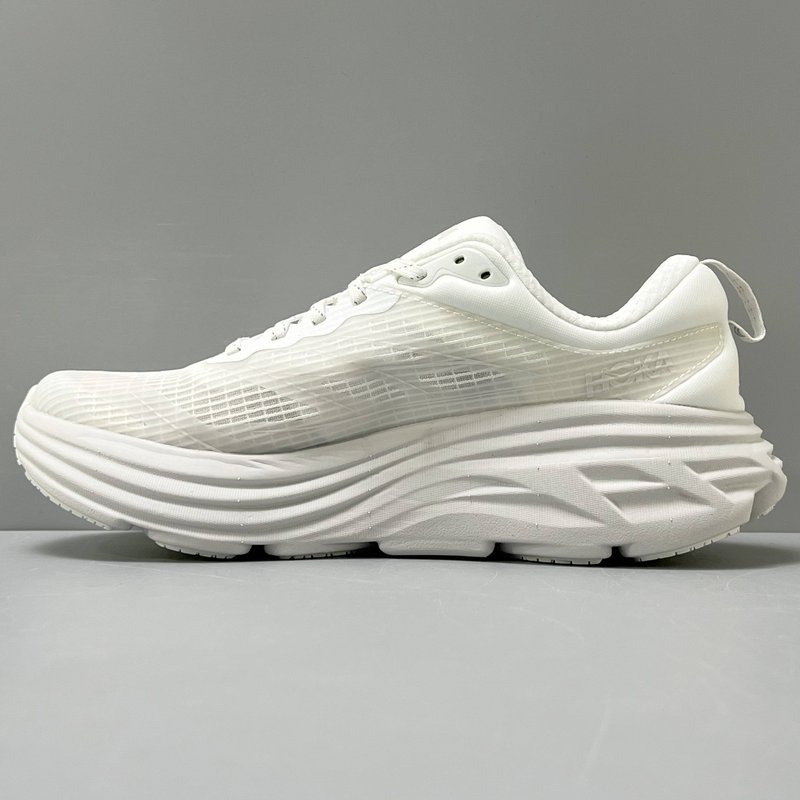 HOKA 본디 8 콜라보 화이트 러닝화 001-260338