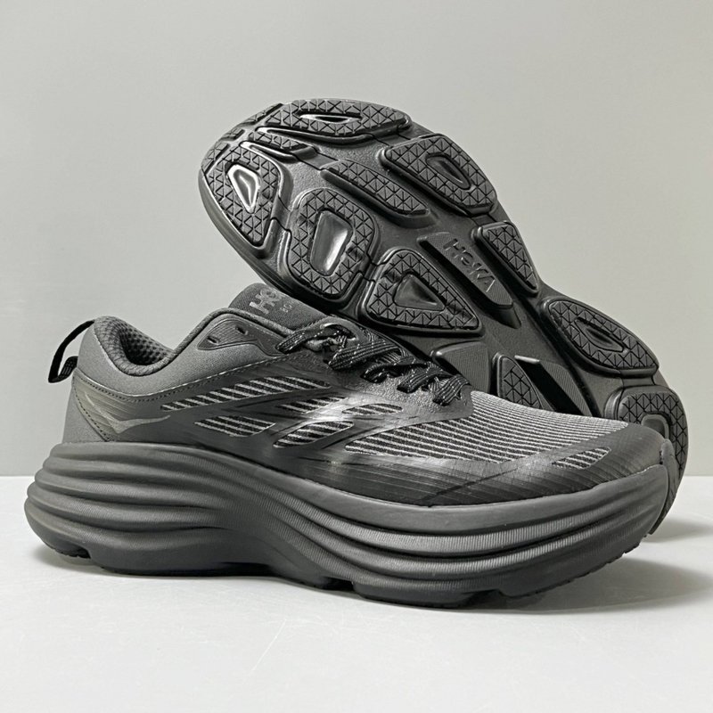 HOKA 본디 8 컬래버 로우탑 러닝화 001-260388