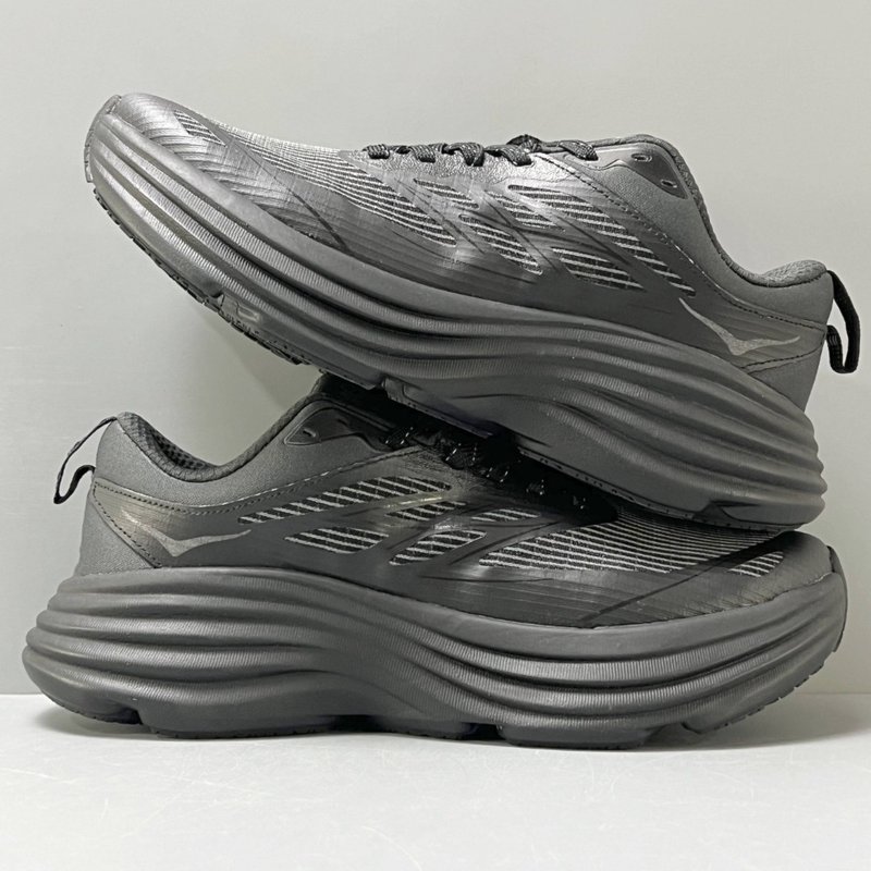 HOKA 본디 8 컬래버 로우탑 러닝화 001-260388