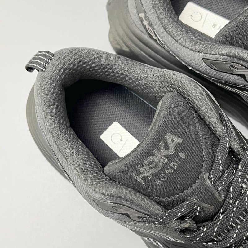 HOKA 본디 8 컬래버 로우탑 러닝화 001-260388