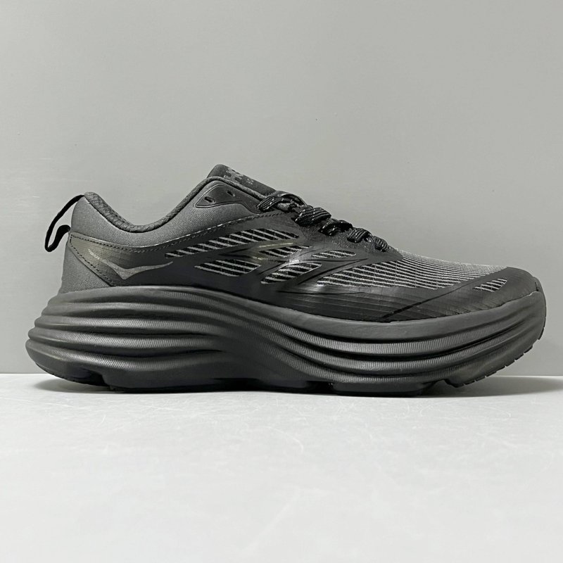 HOKA 본디 8 컬래버 로우탑 러닝화 001-260388