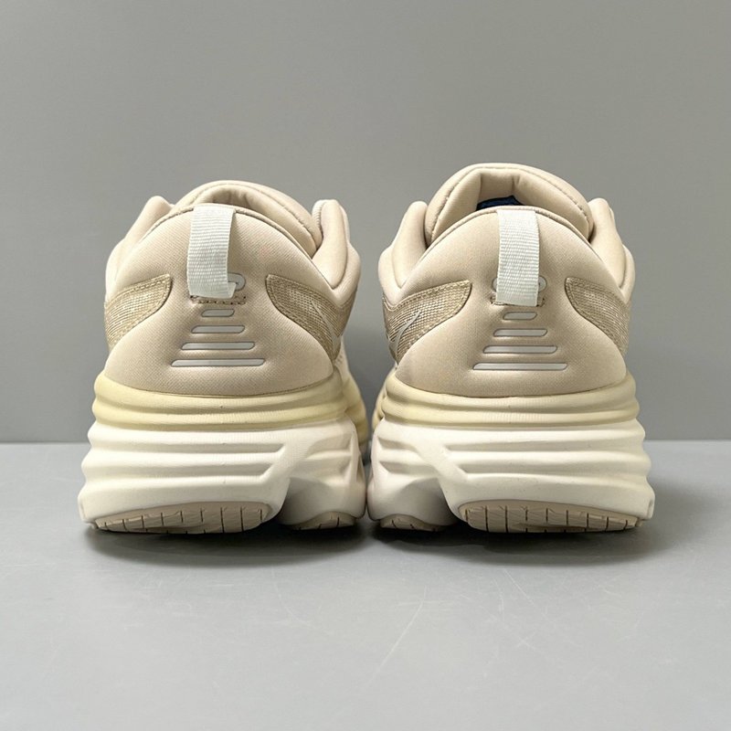 HOKA 본디 8 와이드 쿠션 런닝화 001-260417
