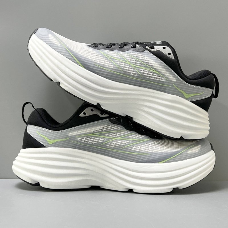 HOKA 본디 8 콜라보 로우탑 러닝화 001-260419
