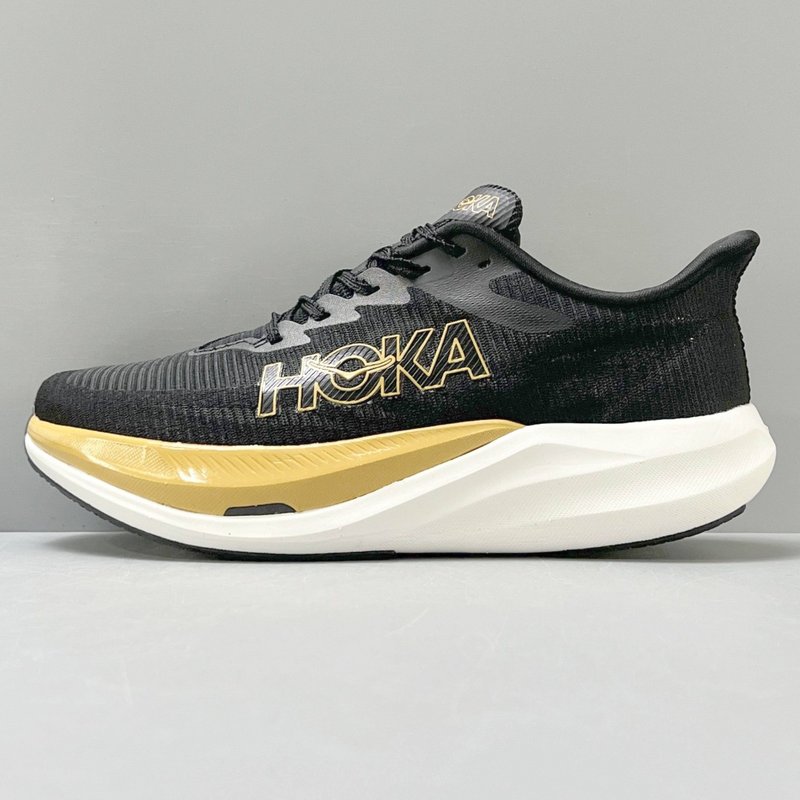 HOKA 로켓 시리즈 블랙 골드 러닝화 001-260429