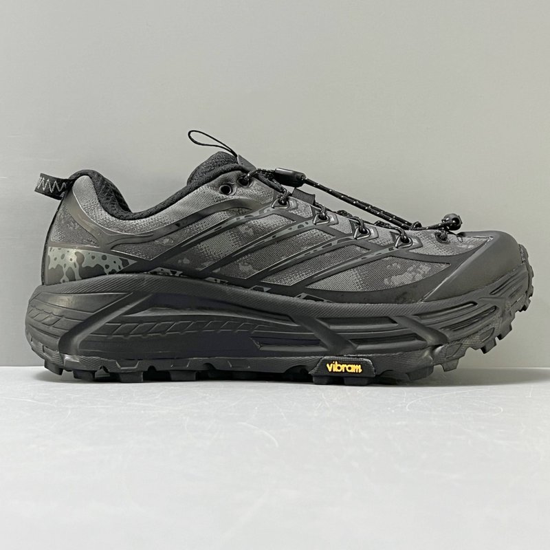 HOKA 본디 8 와이드 로우탑 러닝화 001-260456