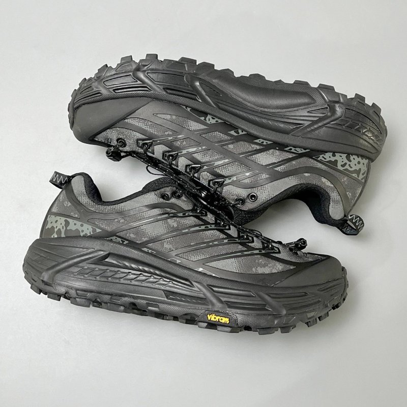 HOKA 본디 8 와이드 로우탑 러닝화 001-260471