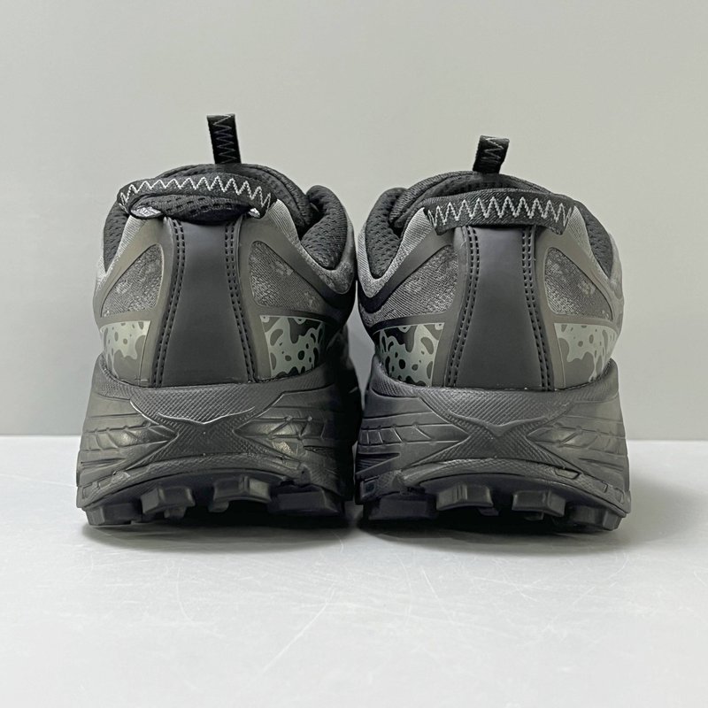 HOKA 본디 8 와이드 로우탑 러닝화 001-260471