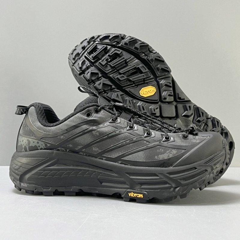 HOKA 본디 8 와이드 로우탑 러닝화 001-260471