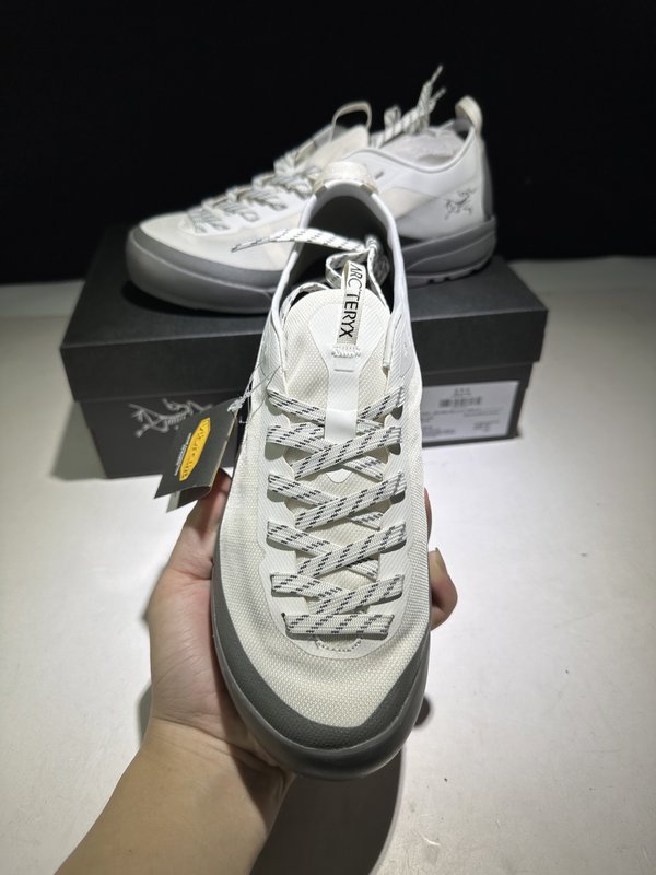 아크테릭스 KONSEAL LT W 남성 트레일 러닝화 001-260502