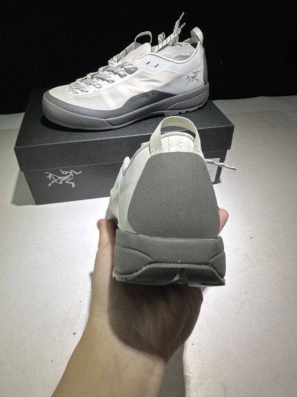아크테릭스 KONSEAL LT W 남성 트레일 러닝화 001-260502