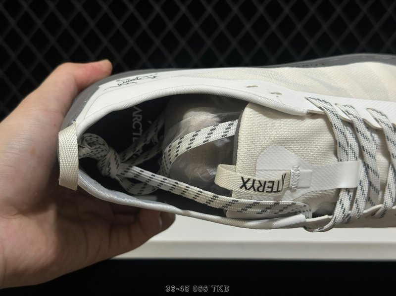아크테릭스 KONSEAL LT W 남성 아웃도어 등산화 001-260504