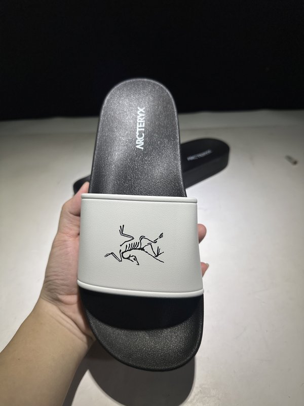 아크테릭스 남성 아웃도어 슬리퍼 001-260515