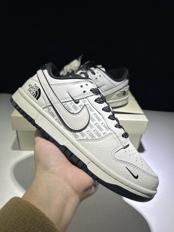 Supreme 콜라보 로우탑 캐주얼 스니커즈 001-260652