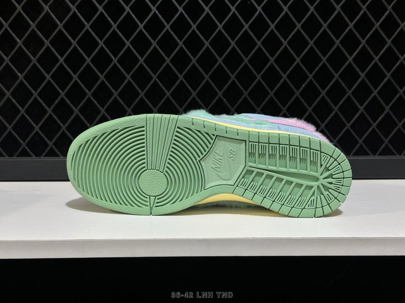나이키 빈티지 로우 스니커즈 001-260681