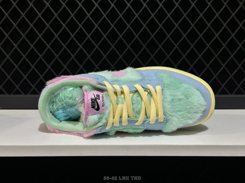 나이키 빈티지 로우 스니커즈 001-260681