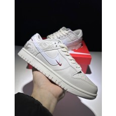 나이키 말의 해 한정판 로우탑 스니커즈 화이트 001-260699