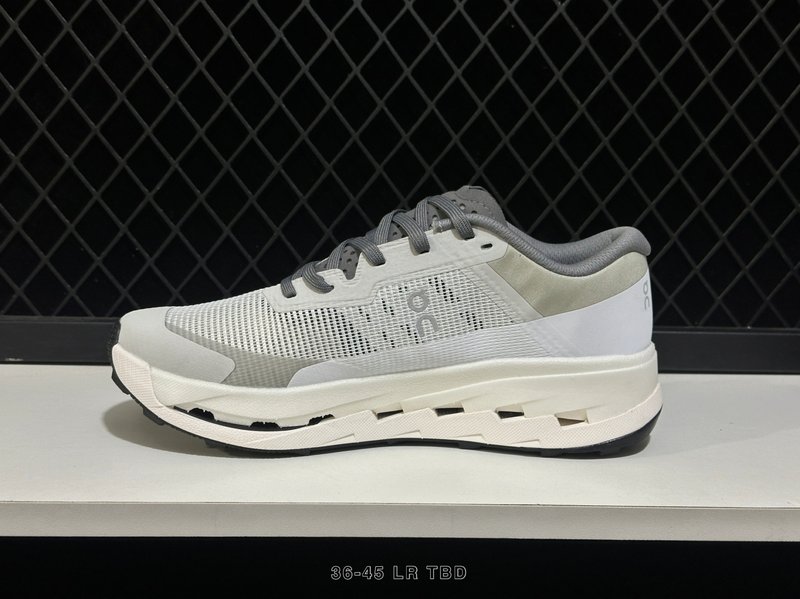 온 클라우드울트라 3 쿠셔닝 러닝화 001-260944