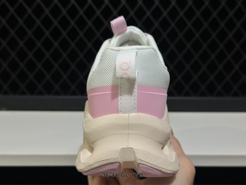 온클라우드립 쿠션 러닝화 001-261043