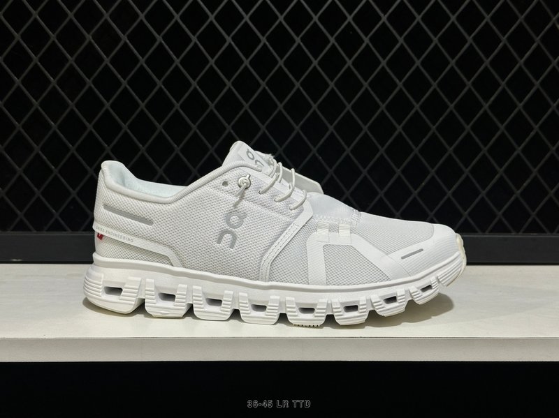 온 클라우드서퍼 쿠션 러닝화 001-261117