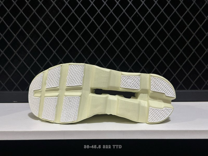 온 클라우드몬스터 빈티지 테크닉 로우탑 러닝화 001-261197
