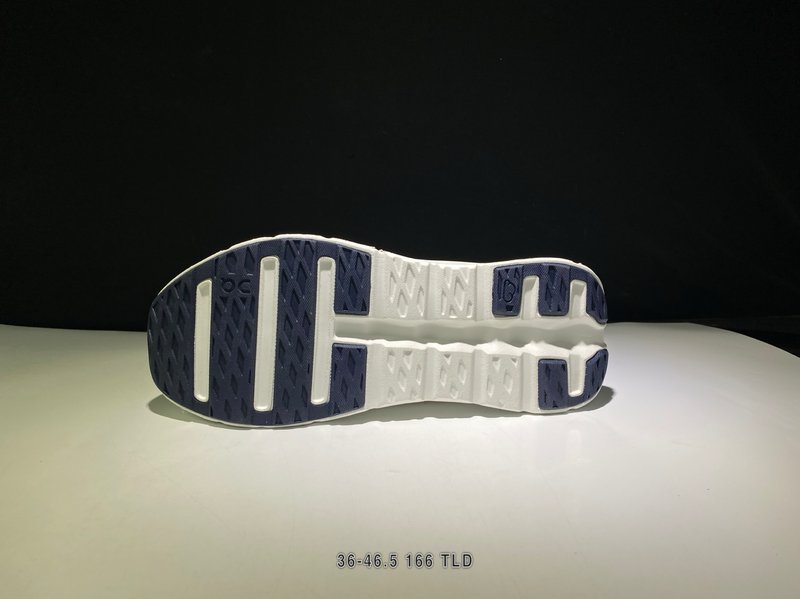 온 클라우드틸트 경량 스포츠 캐주얼 스니커즈 001-261247
