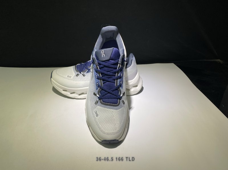 온 클라우드틸트 경량 스포츠 캐주얼 스니커즈 001-261247