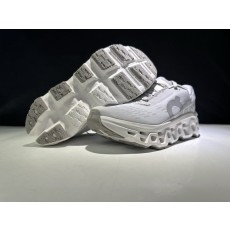 온 클라우드몬스터 3 경량 로우탑 러닝화 001-261275