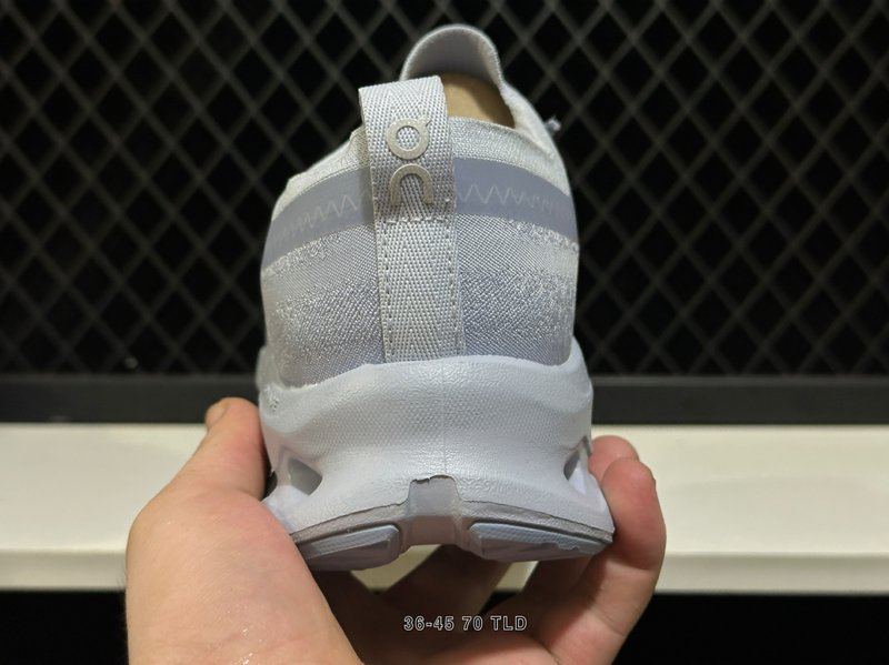 온 클라우드 6 베르사 편안한 캐주얼 스니커즈 001-261283