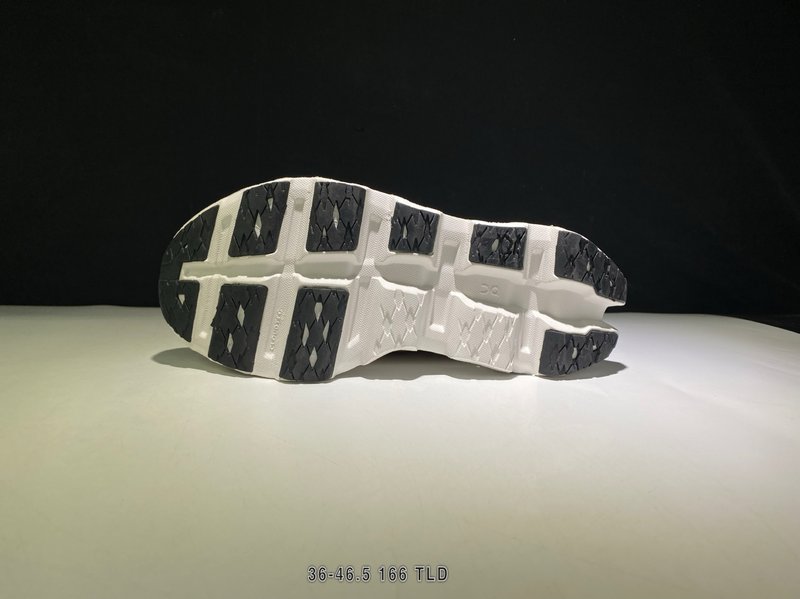 온 클라우드몬스터 3 레트로 러닝화 001-261293