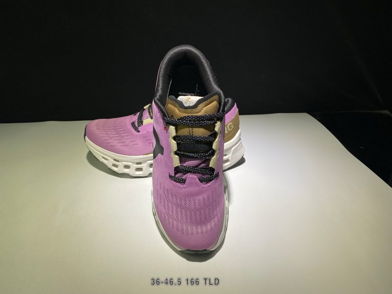 온 클라우드몬스터 3 레트로 러닝화 001-261293