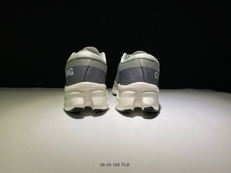 온 클라우드몬스터 3 라이트스프레이 러닝화 001-261319