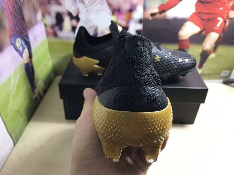 아디다스 프레데터 축구화 화이트 블랙 골드 001-261540