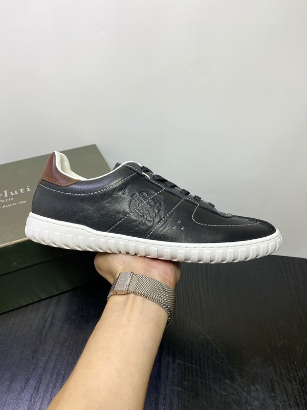 벨루티 플레이타임 스크리토 문양 가죽 운동화 001-262442