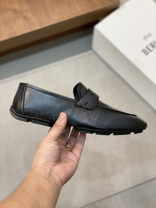 벨루티 로렌조 스웨이드 로퍼 001-262446