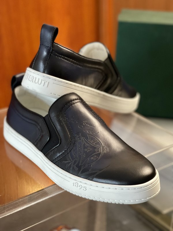 BERLUTI 벨루티  남성 소가죽 로퍼 001-262450