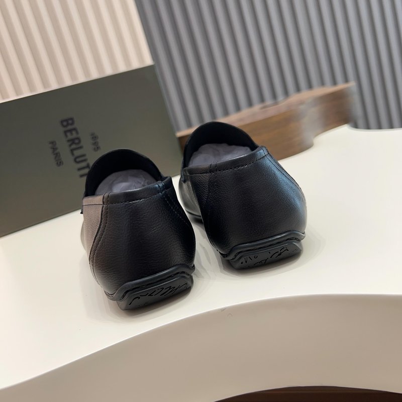 벨루티 Eden 스크리토 가죽 로퍼 남성 001-262478