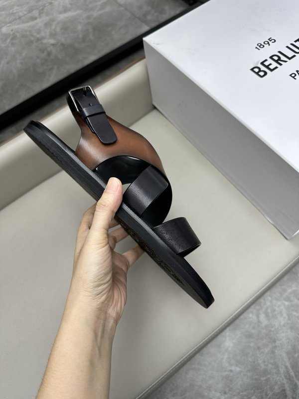 Berluti 벨루티 가죽 여름 남성 슬리퍼 001-262513