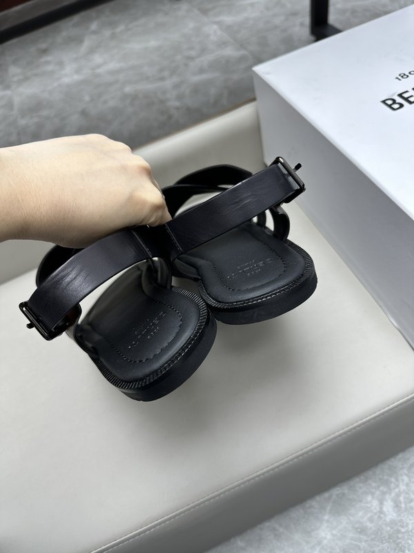 Berluti 벨루티 가죽 여름 남성 슬리퍼 001-262513