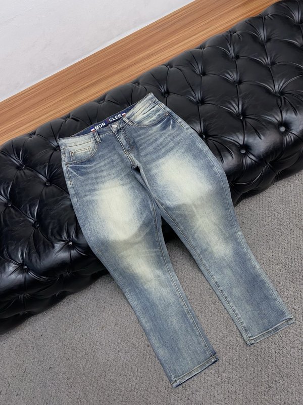 몽클레르 2026 SS 슬림 스트레이트 데님 팬츠 001-262907