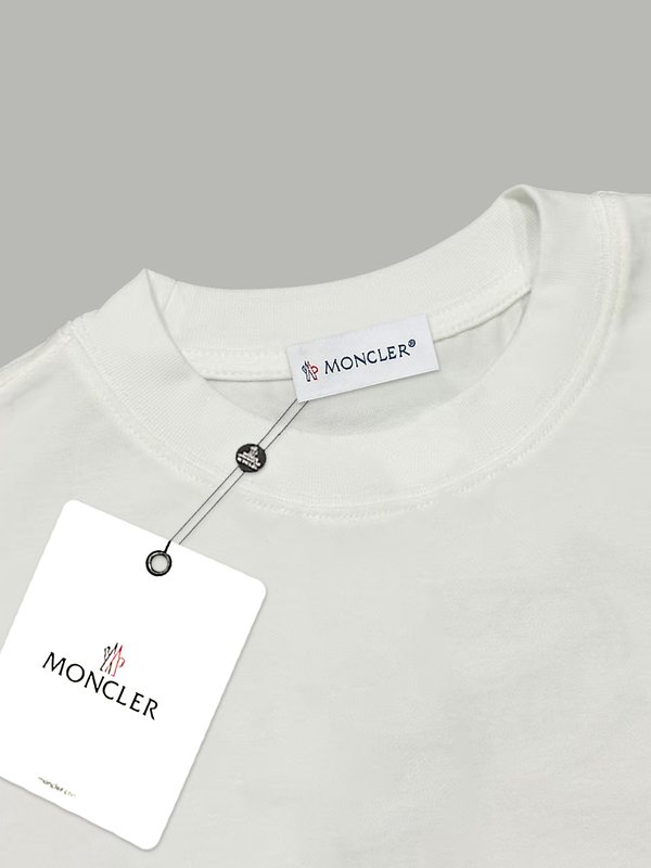 몽클레르 면 소재 프린팅 반팔 티셔츠 001-262987