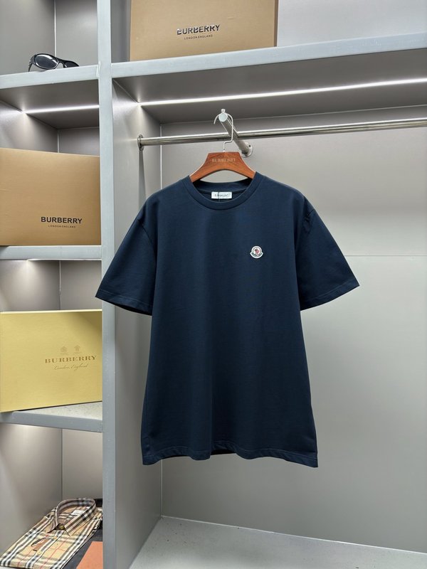 몽클레르 로고 패치 라운드 티셔츠 001-263006