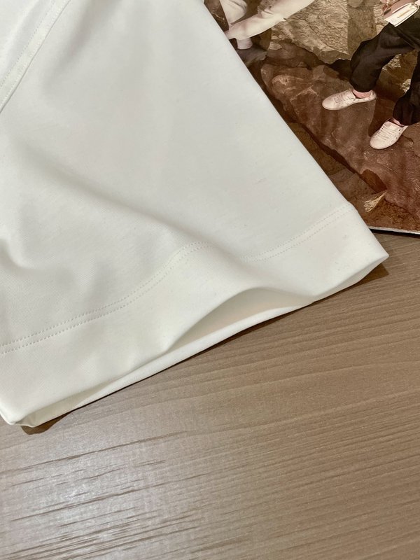 몽클레르 남성 라운드넥 반팔 티셔츠 이집트 면 001-263009