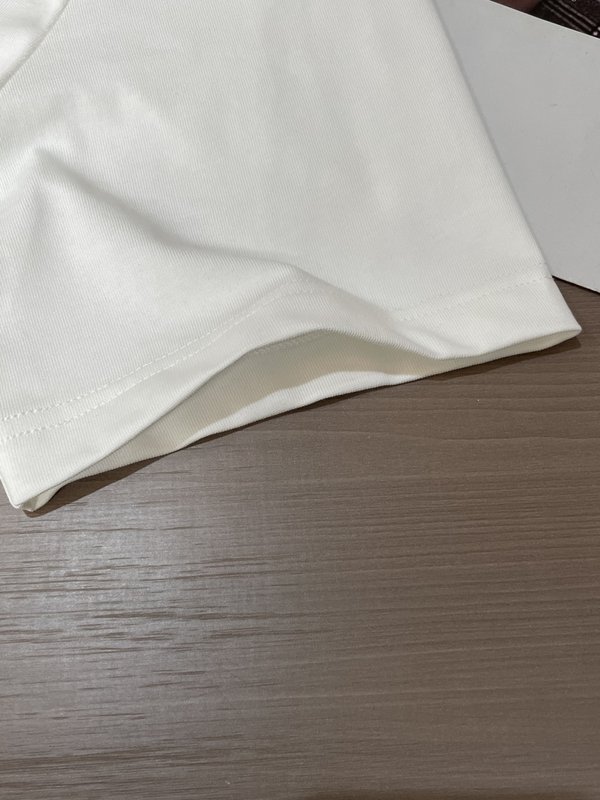몽클레르 남성용 여름 신상 로고 반팔 티셔츠 001-263011