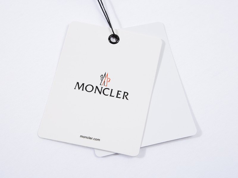 몽클레어 클래식 자수 반팔 티셔츠 001-263080