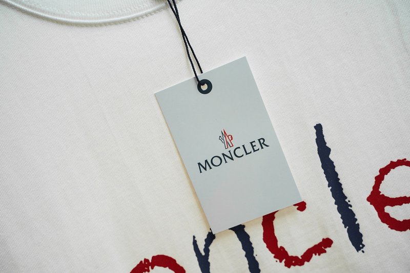 몽클레르 클래식 로고 라운드 넥 반팔 티셔츠 001-263088