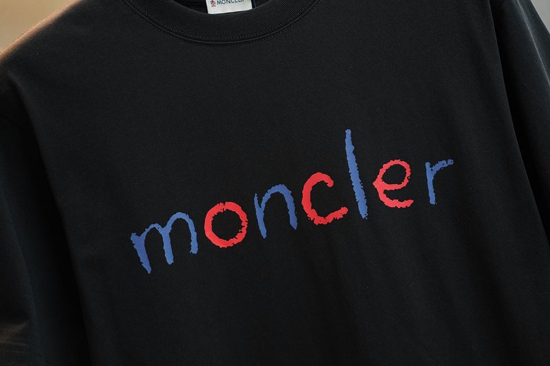 몽클레르 클래식 로고 라운드 넥 반팔 티셔츠 001-263089