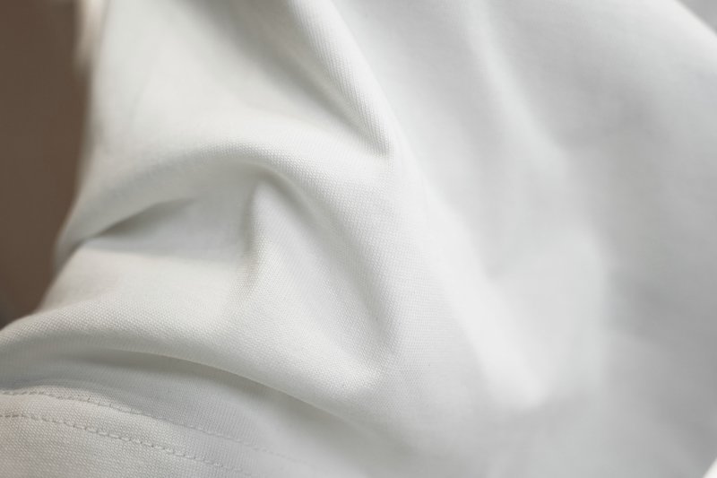 몽클레어 신규 로고 자수 라운드 넥 반팔티 001-263091