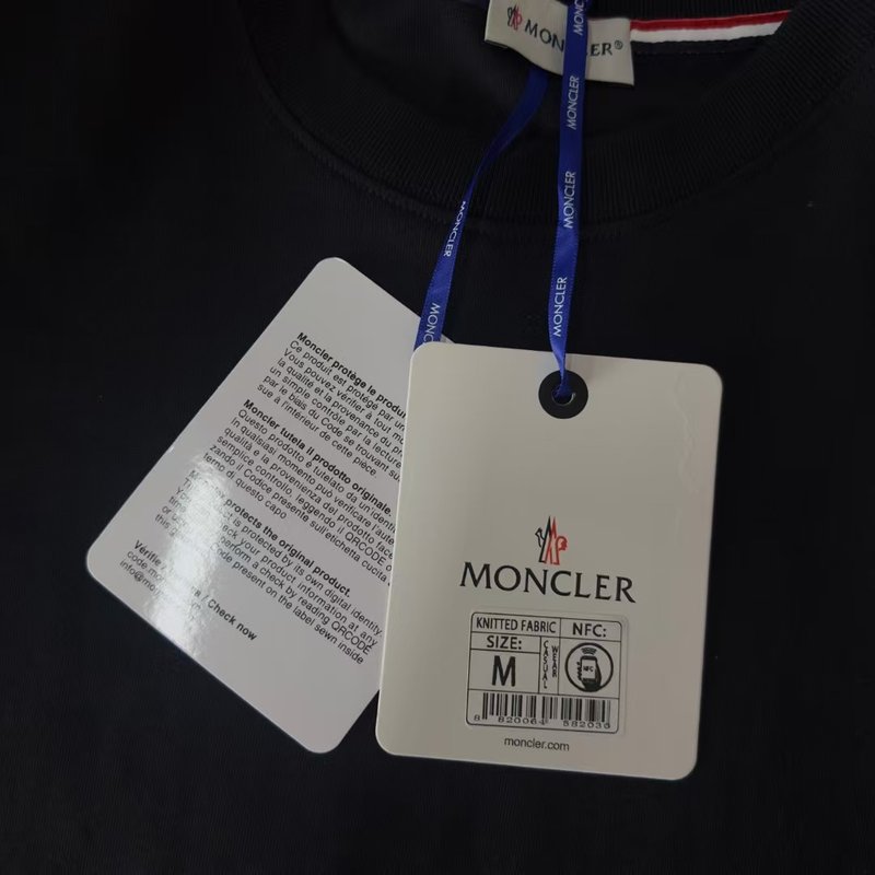 몽클레어 2026 년 라운드넥 반팔 티셔츠 001-263101